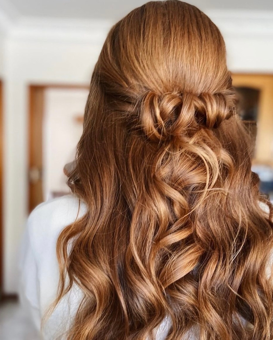 And of course that’s her natural color 😍 gimme all the coppery, red tones. Absolute slay.