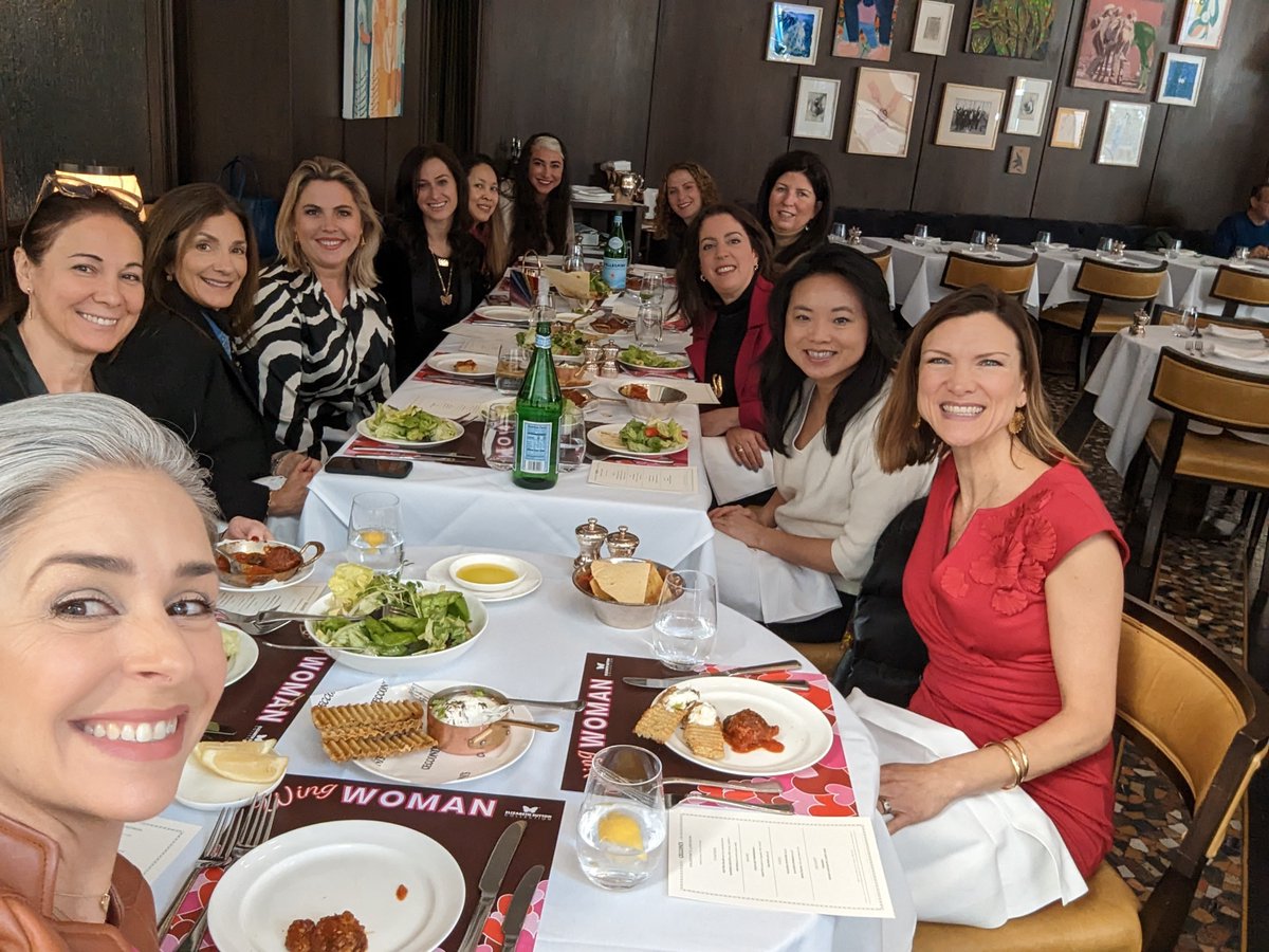 Ending the week with a smile from Monday #GalentinesDay lunch with my #wingwoman crew rocked!  What's better than a beautiful table?  A full one!