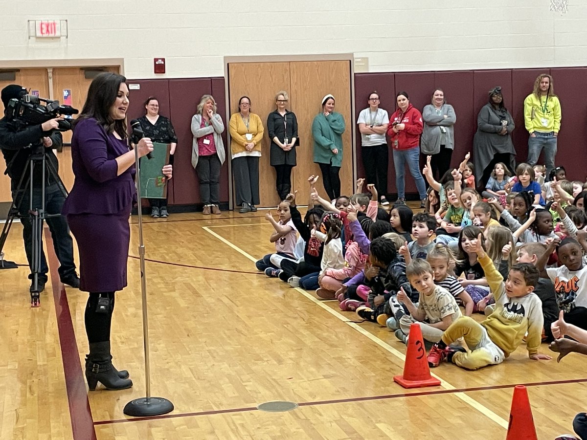 SouthBendCSC's tweet photo. Congrats to Swanson Traditional School and Marquette Montessori Academy for winning @WSBT 's "I Love to Read Challenge" this week! Let's go #TeamSouthBend! 📚 👏
https://t.co/pXzrMr65AJ 
https://t.co/quThiGAx3n https://t.co/2TlaRhRPIq