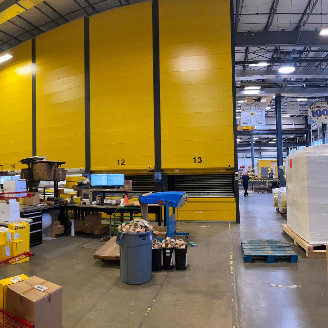 KaeserUSA's tweet photo. Six new parts shuttles installed and ready for operation! This technology helps us fulfill our customer parts orders efficiently and quickly, but we couldn't do it without our hard-working warehouse personnel!
#warehouse #warehousetechnology #partsshuttle #kaeserusa https://t.co/aB3ifoCl9M