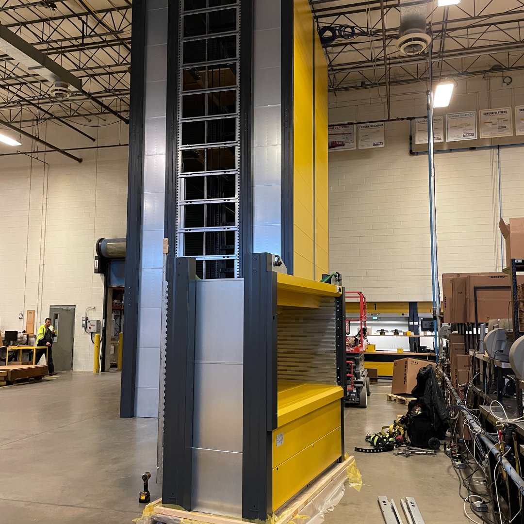 KaeserUSA's tweet photo. Six new parts shuttles installed and ready for operation! This technology helps us fulfill our customer parts orders efficiently and quickly, but we couldn't do it without our hard-working warehouse personnel!
#warehouse #warehousetechnology #partsshuttle #kaeserusa https://t.co/aB3ifoCl9M