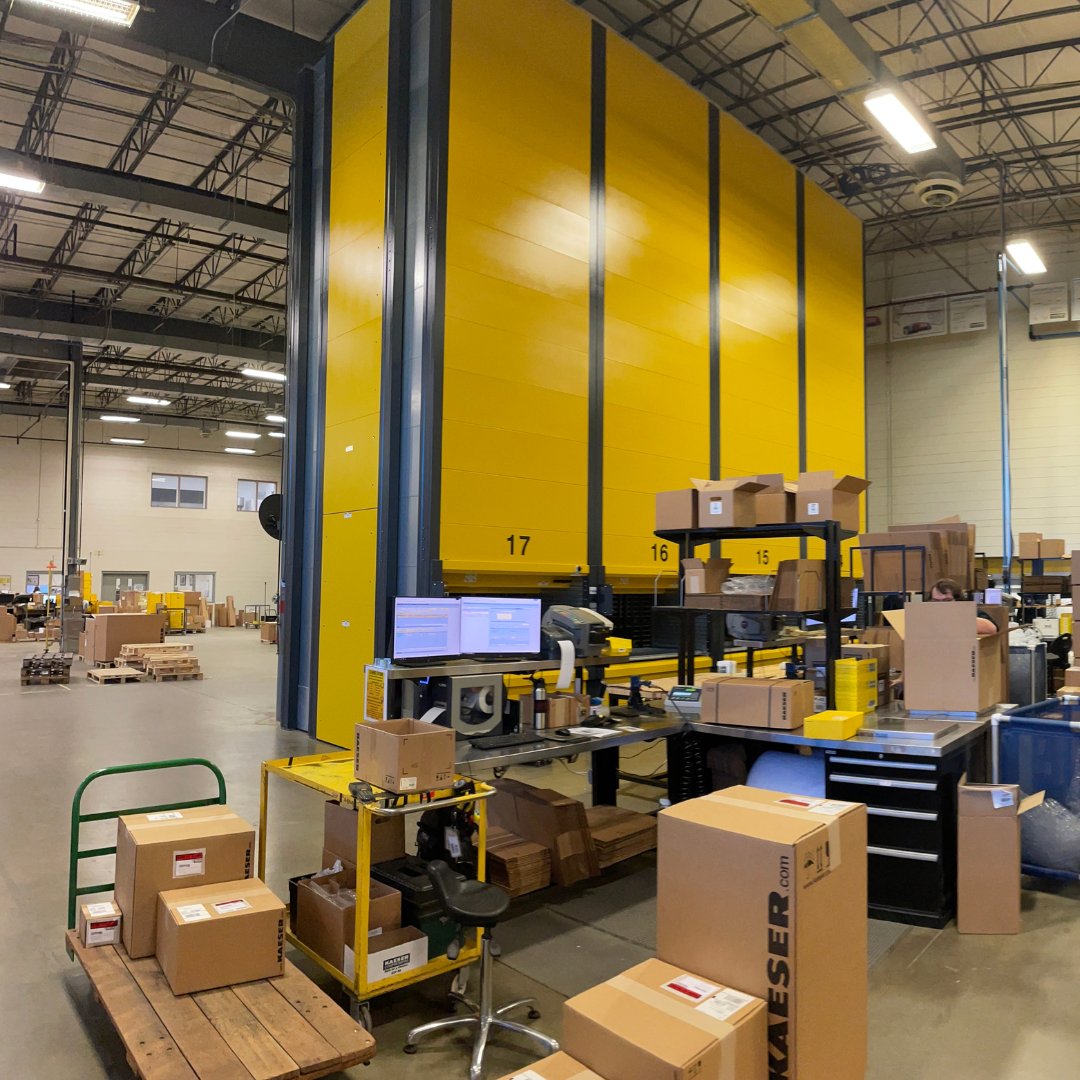 KaeserUSA's tweet photo. Six new parts shuttles installed and ready for operation! This technology helps us fulfill our customer parts orders efficiently and quickly, but we couldn't do it without our hard-working warehouse personnel!
#warehouse #warehousetechnology #partsshuttle #kaeserusa https://t.co/aB3ifoCl9M