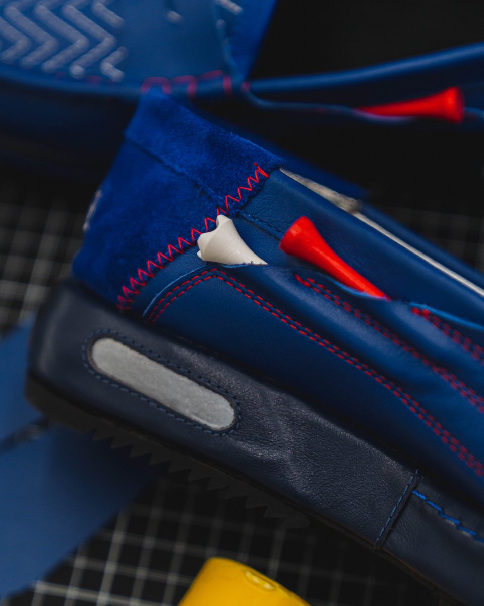 TheShoeSurgeon's tweet photo. #Ruffles_Partner We had to show out and create an original design to celebrate @Ruffles and Charles Barkley's new hot dog flavor for #NBAAllStar! Custom 1-of-1 size 17 pair of Ridge Top Loafers, perfect for a pre-game OR post-game show. #InsideTheNBA https://t.co/xrRFLya1KU