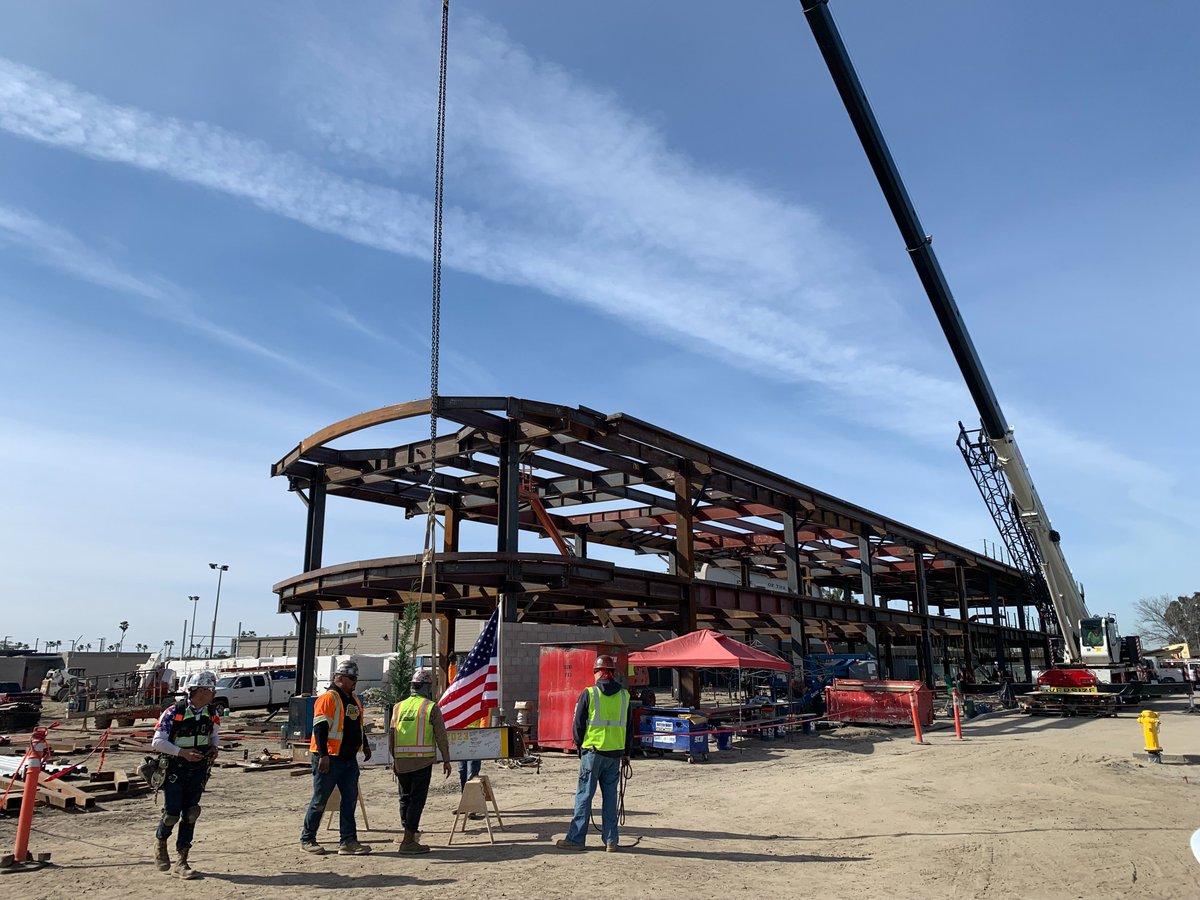 Johnson_Favaro's tweet photo. Yesterday's #toppingout ceremony signifies a brighter future that lies ahead for Magnolia High School students.

We look forward to enhancing the school's career technical education pathways with the new Cybersecurity Classroom and Administration building  @AnaheimUHSD https://t.co/DuLgxxe5zN