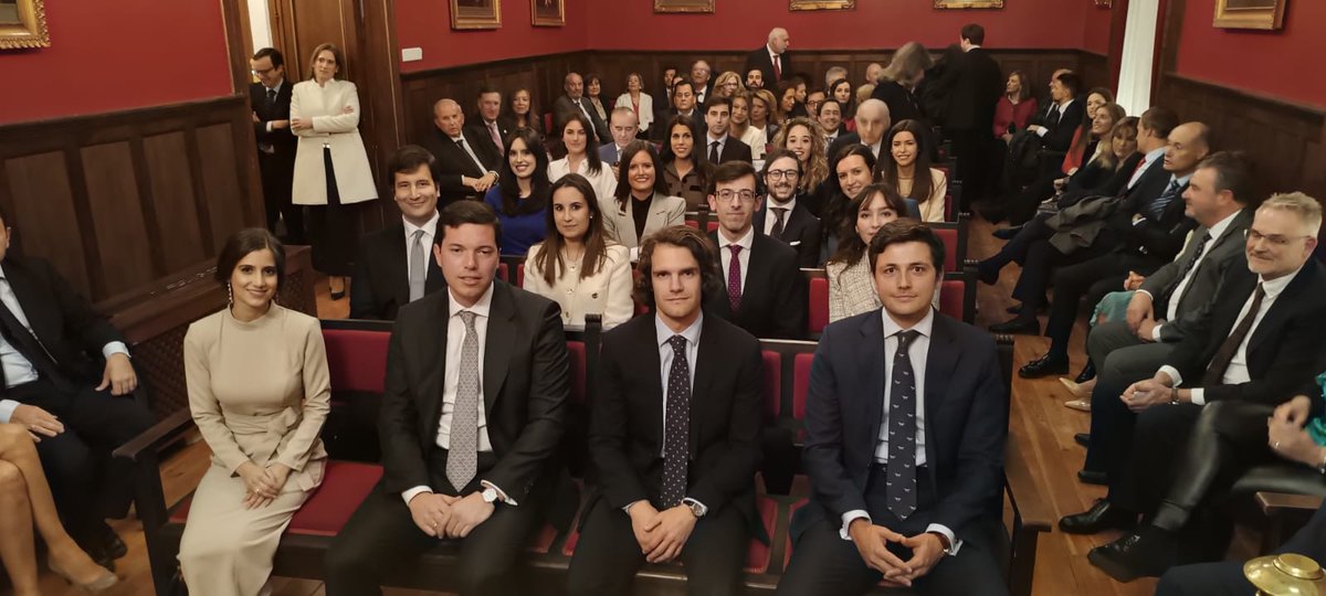 El #Notariado refuerza su presencia en #CastillayLeón con 16 plazas en siete provincias, diez de ellas para Burgos, Ávila y León. El decano del <a href="/CNotarialCyL/">C. Notarial de Castilla y León</a>, Leopoldo Martínez de Salinas, insta a la nueva promoción a esforzarse por “añadir seguridad a las relaciones humanas”