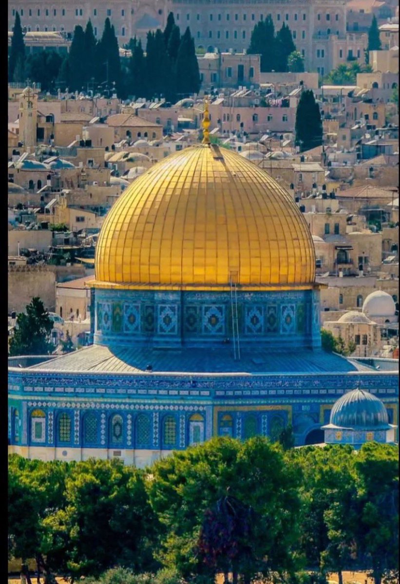 Miracımız mübarek olsun.

Bir gece,kendisine bazı ayetlerimizi gösterelim diye kulunu Mescid-i Harâm'dan çevresini mübarek kıldığımız Mescid-i Aksâ'ya götüren ALLAH eksiklerden münezzehtir.
(İsrâ Suresi/1)

#Mirac
#MescidiHaram
#MescidiAksa