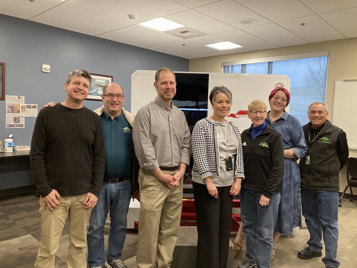 GRCPresJohnson's tweet image. Enjoyed hosting Matt Hayes and Dana Riley Black from Museum of Flight with our amazing Aviation program team in GRC’s flight simulators today. Careers in aviation are right in your neighborhood! Check out GRC!
#GreenRiverCollege 
#MuseumOfFlight