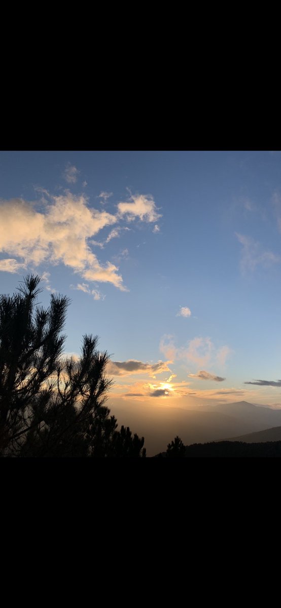 alpacajini's tweet photo. For our hope Jhope Happy birthday 🥳🥂🍾 Happy sunset 🌅 

#HappyBirthdayJhope 
@armysunsets 

@BTS_twt https://t.co/wvSQO9Ol7R