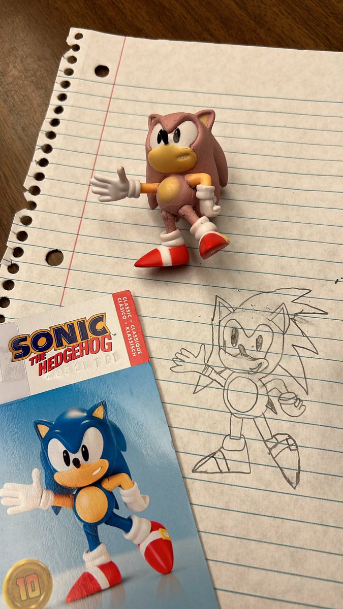 Felt creative today and decided to draw again and make a custom model for the very first time! #customsonicfigures Any FeedBack Tips? This was done on a whim