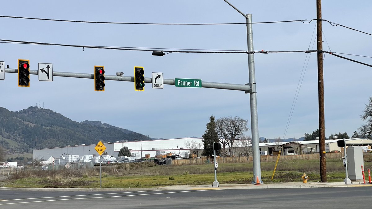 WS_Traffic's tweet photo. We recently partnered with @OregonDOT to install a new @Iteris Vantage Vector in Tri-City, Oregon.

The Vantage Vector will provide accurate #detection and detailed #data analytics, enabling the city to make informed #traffic decisions. https://t.co/ToQgOjYPH1