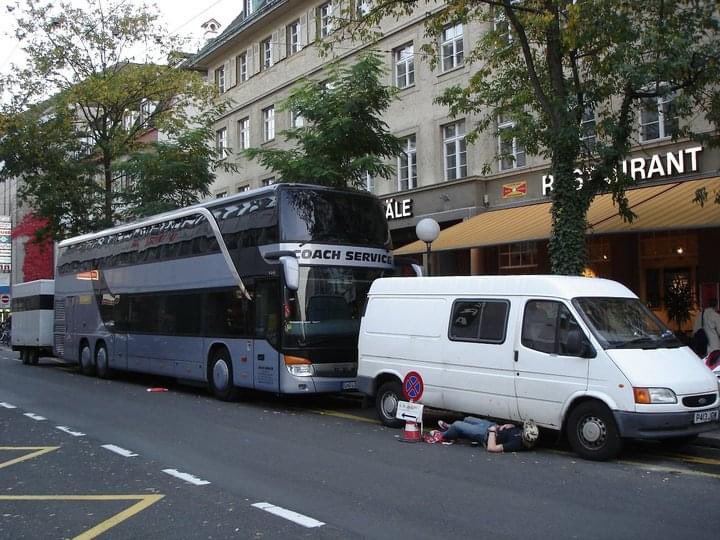 Congratulations <a href="/dEUSbe/">dEUS</a> on their 1st album in 10 years 🎉 It’s coming up 15 years now since we supported them around Europe. They were really good to us (and so were their crowd). It’s probably best experience we’ve ever had as a band. That’s @Mark_A_Beeston fixing the van ❤️