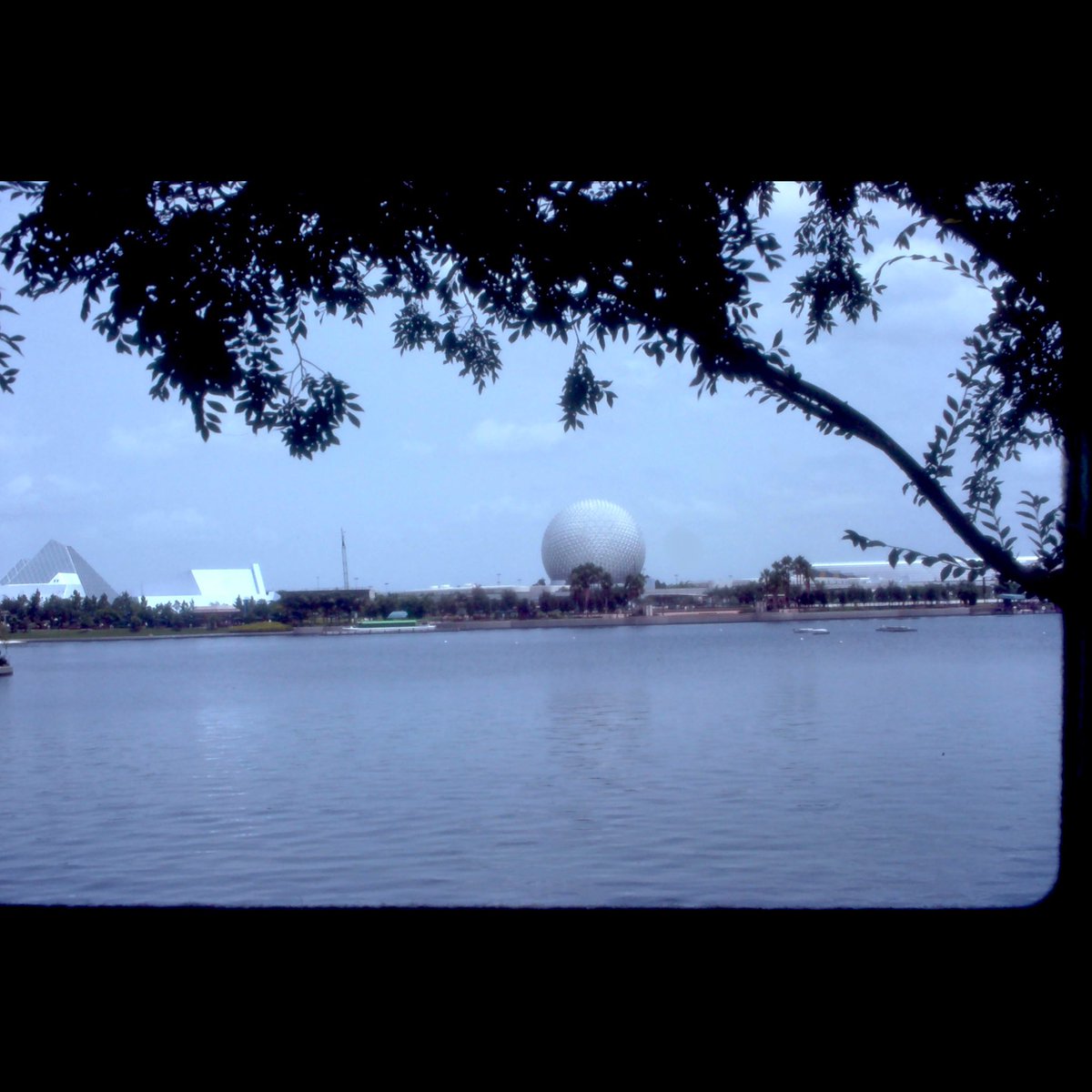 MyChildhoodDis's tweet image. World Showcase circa 1983 #Epcot #epcotcenter #worldshowcase #WaltDisneyWorld #80sdisney