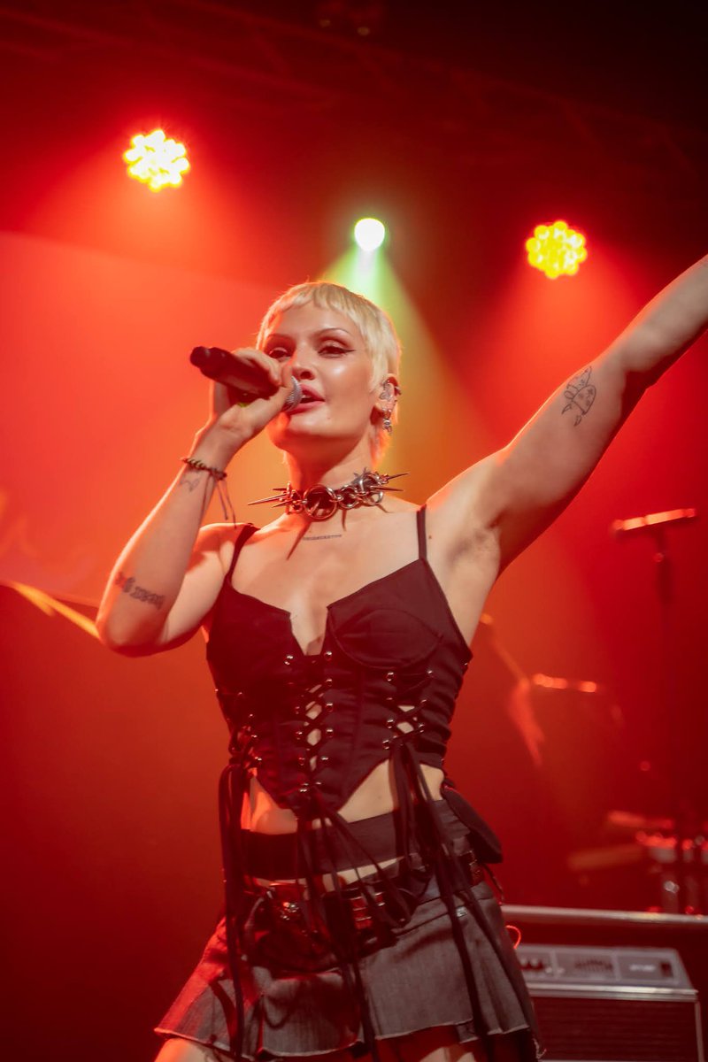 aliddlemore's tweet image. Four random past show pics from my Google Drive 
@RISEFEST22  @Cassyette 
@citysnakes
Pariah 
@Slackrr_