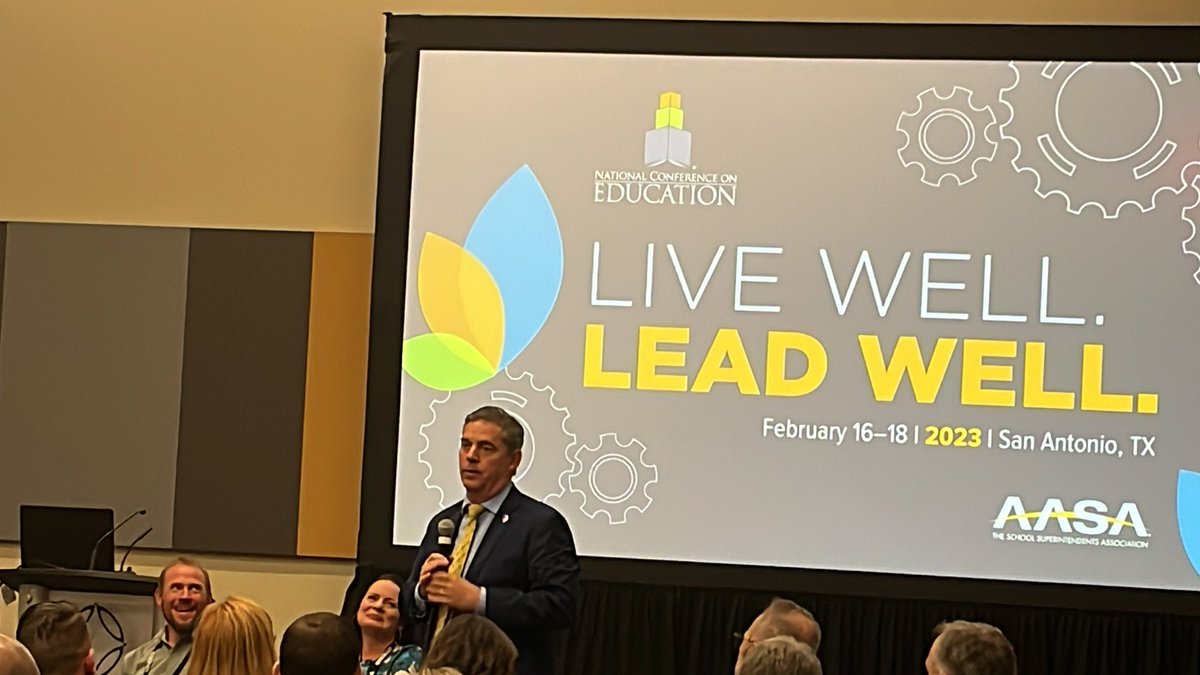 Showtime with @VikingDiffSuper <a href="/AASAHQ/">AASA</a> conference!  Tom is the best best speaker and facilitator with whom I’ve worked in my career! <a href="/PCSDViking/">PCSDVikings</a>