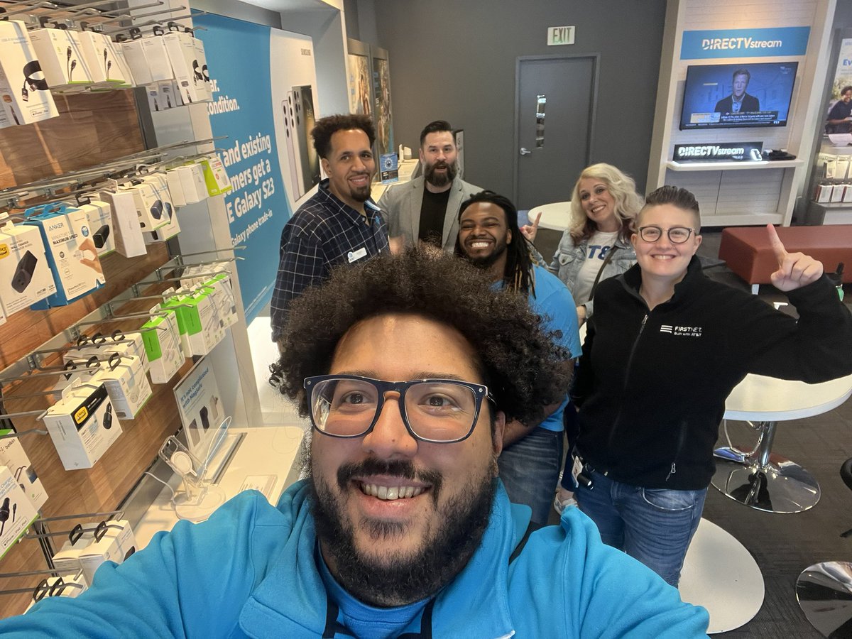 DelawareDave25's tweet image. Great day with great people! The unit is all here! Great day to focus on firstnet to grow voice!!! @TheREALkARtel3 @Life_at_TWE @OHPAunstOHPAble @keroninc