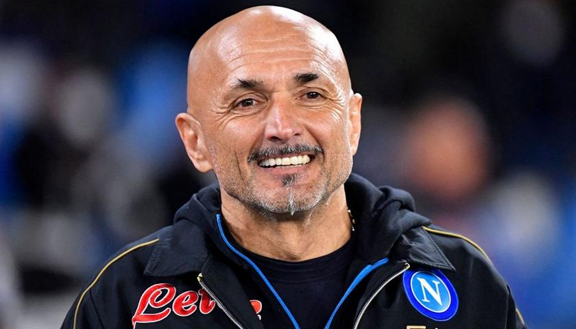 DrTuitter's tweet photo. 🔴 #Spalletti propone un calcio fantastico, con giocatori che sono disegnati su misura per questo calcio. Quando vedo i vari #Allegri , #Mourinho e #Inzaghi cadono le palle. Dicono che si sono aggiornati. Ma in realtà sono rimasti solo a guardare, senza far nulla #SassuoloNapoli https://t.co/YHTQGpTIiL