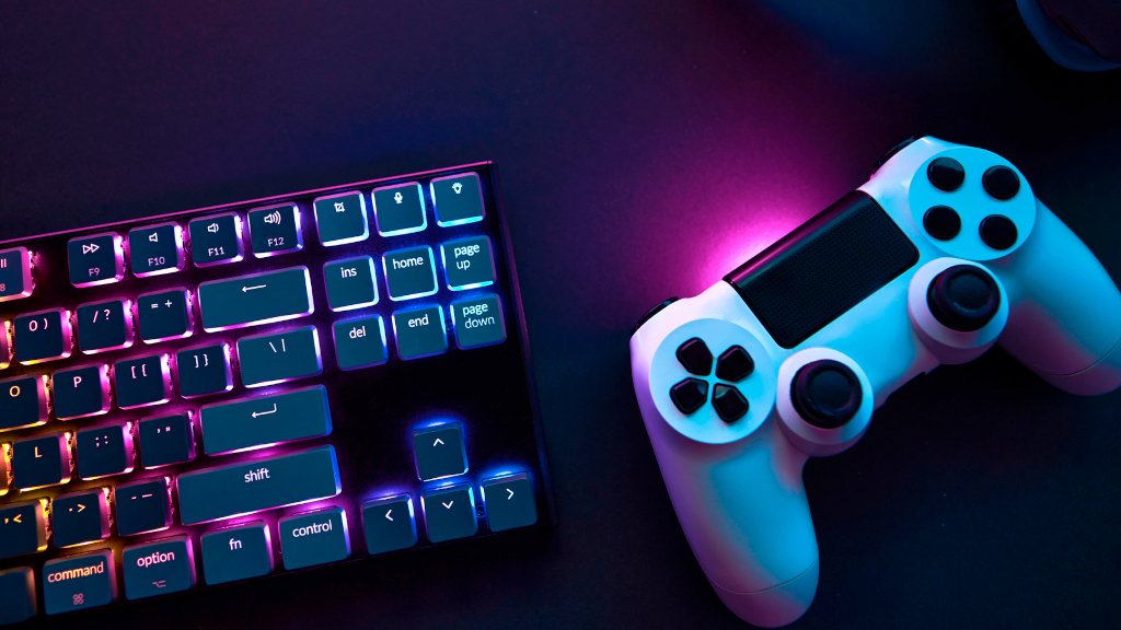 Collabora's tweet image. Weekend reading: Just over a year has passed since futex_waitv(), part of the new futex2 systems calls, landed in Linux 5.16. But why are both futex2 &amp;amp; futex_waitv needed? What role do they play in the context #gaming on #Linux? Let&apos;s find out! col.la/futexwaitv #futex2