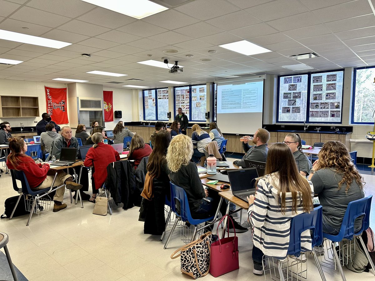 leonel_rios9's tweet photo. Over 400 Professional Learning sessions at our #NCISDPowerUp23 conference! 🤓 🤩 💡 https://t.co/Uu25zXVar8