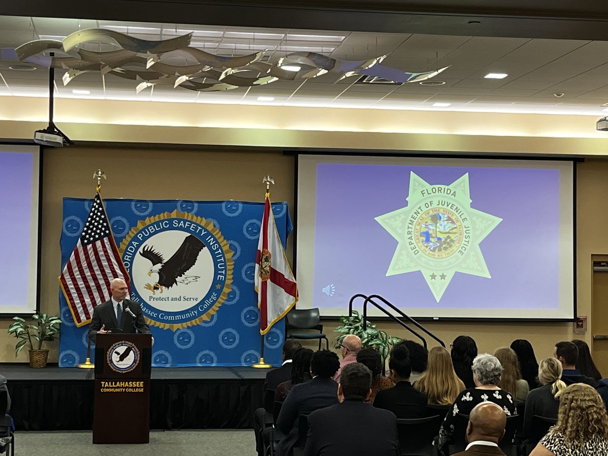 fladjj's tweet photo. Today, Secretary Eric Hall spoke at the juvenile justice probation officer graduation ceremony at the Florida Public Safety Institute. Congratulations to them and all our officers who graduated today, and thank you for your commitment to serving Florida's youth. #worldclassteam https://t.co/ldQ3lKnWoG