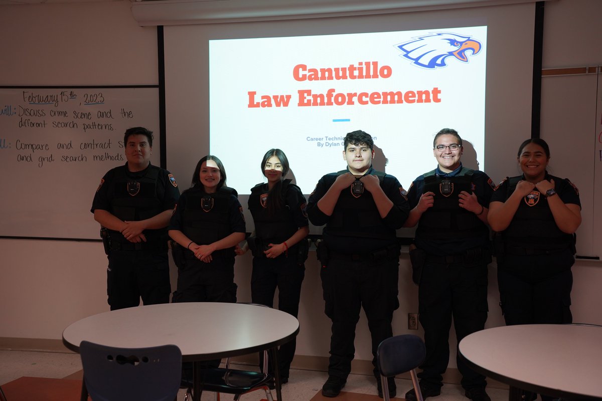 CanutilloISD's tweet photo. Oh what a night! 👩‍⚕️ 👮 🧑‍🔧 💻

The @CanutilloHS CTE Parent Night was a success! Parents and students came out to explore the possible training and career paths that await them. What career path sparked your interest? #BestSmallDistrictinTexas #AAADistrict https://t.co/qG9Hdi8XLU