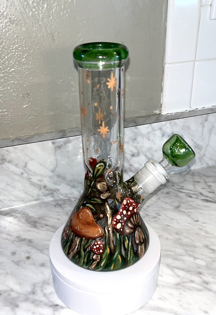 ShopDeVased's tweet photo. New mushroom bong!✨🍄 https://t.co/NDNZ51mt0B