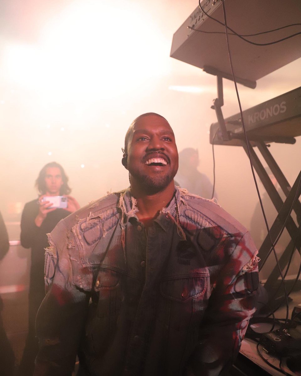 kanyestreams1's tweet photo. No Drama
No Allegations
No Scandals
No Arrests
No Controversy

jus straight LEGENDARY music 🔥 https://t.co/5UThBzi5tw