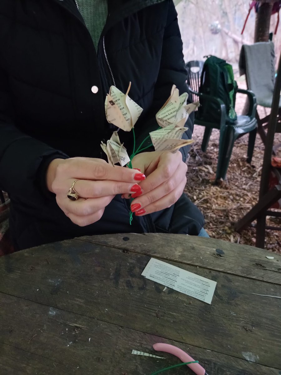 Woodland Wednesdays 🌳 candle making #origami tulips and Rock painting cuppas & chats as standard #socialprescribing #communitycrafting #OccupationalTherapy #outdoorOT #hawbushcommunitygardens @intplusDudley