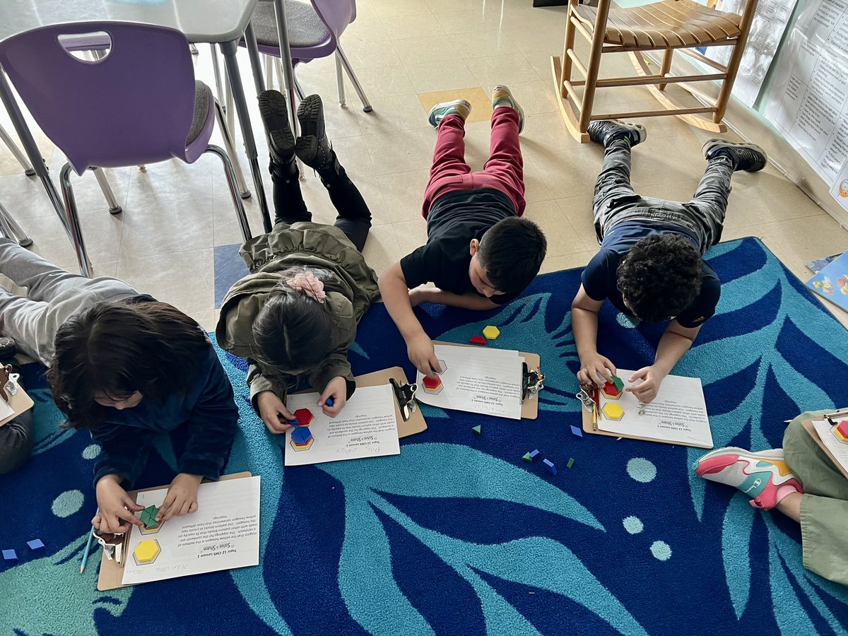 SterlingElemen1's tweet photo. Fractions are fun. Fractions are REALLY fun when you get to use manipulatives to support your learning! @CharMeckSchools @CMSmathproblems #3rdGrade #fractions #sterlingpride🐯 #SiSePuede #YesWeCan #handsonlearning #showyourthinking #SolveandShare https://t.co/VCE9VBRom0