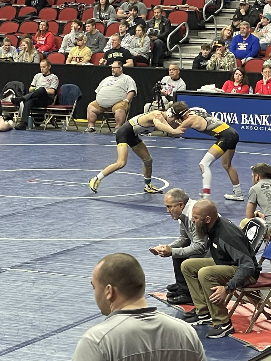 138 Easton O’Brien takes on Winterset’s Jensen in the 4th round of consolations. Easton falls 4-1. What a great time at state and way to wrestle Easton!