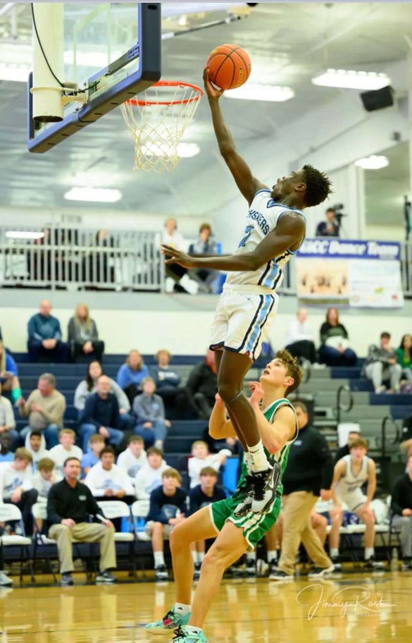 GICCSaderNation's tweet photo. BOYS 🏀 tonight (2/17)
⛹️‍♂️SENIOR NIGHT⛹️‍♂️
🆚: St. Paul 😺
📍: GICC 🏠
⏰: JV- 6:00pm 
       Varsity- 7:30pm
🔵THEME: JERSEY🔵
Striv: https://t.co/KQX6jzN7Iu 

@GICC_Crusaders @GICCBoosterClub @GICCbasketball @Crusader_SN @strivsports https://t.co/jD0w5LoQFp
