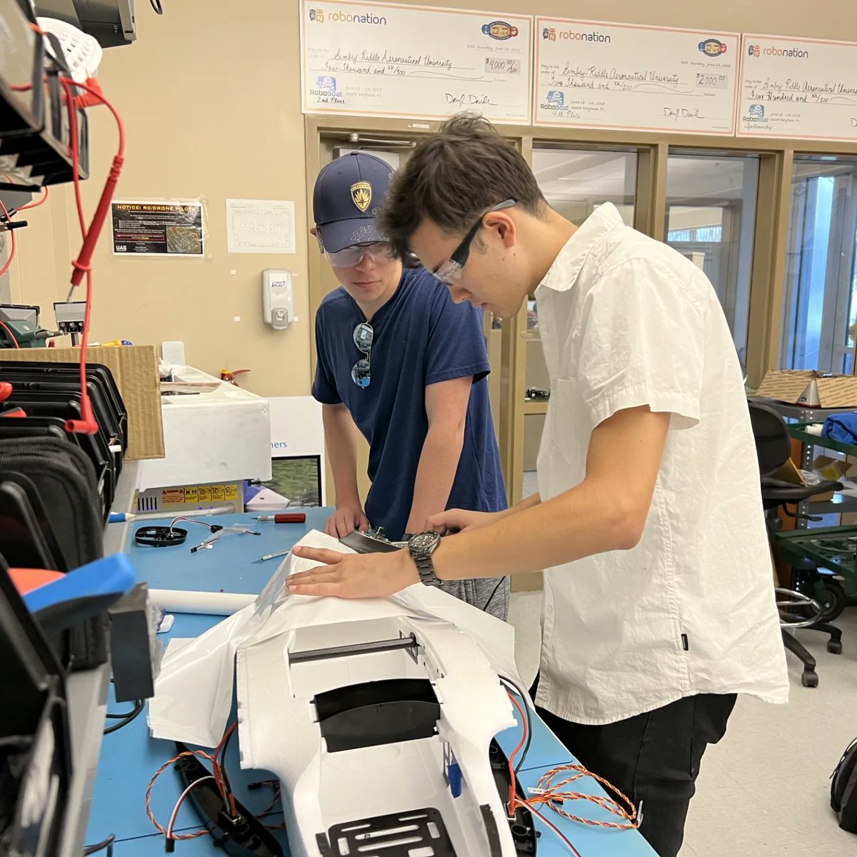 RAERrobotics's tweet image. The #RAER teams #SUAS and #IGVC have been making great progress on their projects. The airframe for SUAS is near completion and IGVC did some preliminary testing for swapping to a white case to combat an overheating issue, and were already seeing a 6°C decrease in internal temps!