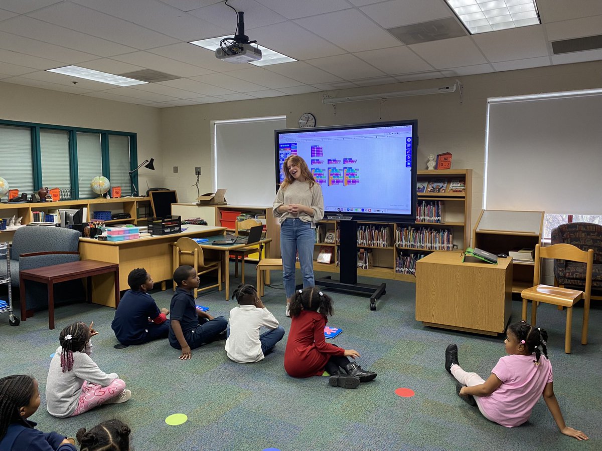 3 school visits in 3 days! Filled with introducing Splats to more teachers, pizza parties with Girls Who Code, lots of stomping, running, and coding, and fun, of course😊

<a href="/unruly_studios/">Unruly Studios</a>