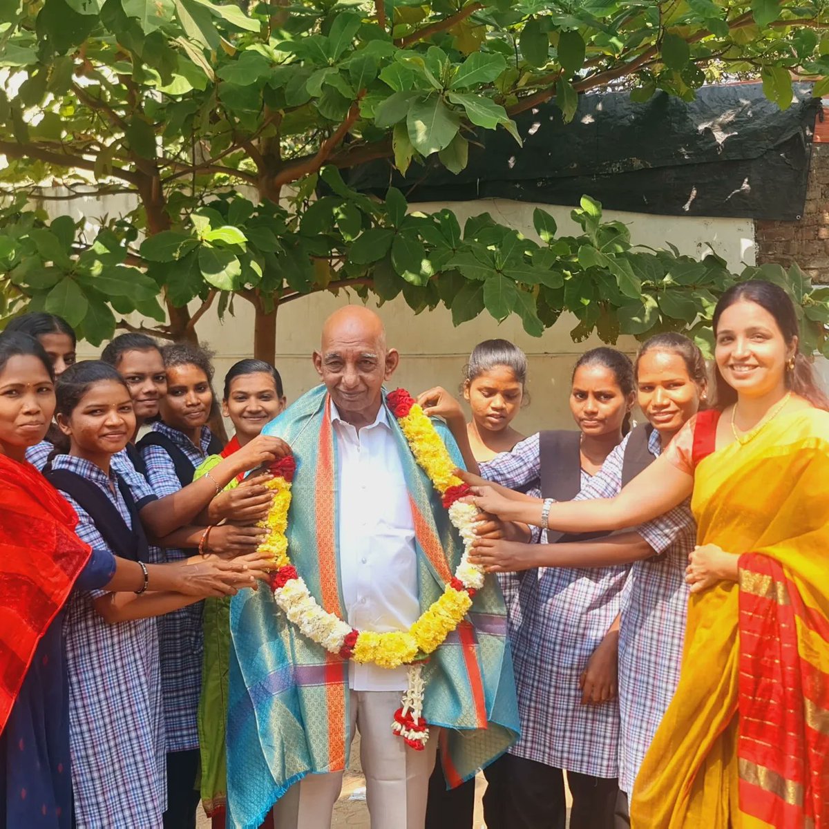 Shaikfarhakous1's tweet photo. #navasenawomenandsocialwelfaretrust 
@KAKINADAPOLICE 
@kakinada_KMC https://t.co/OTSS4X7oGx