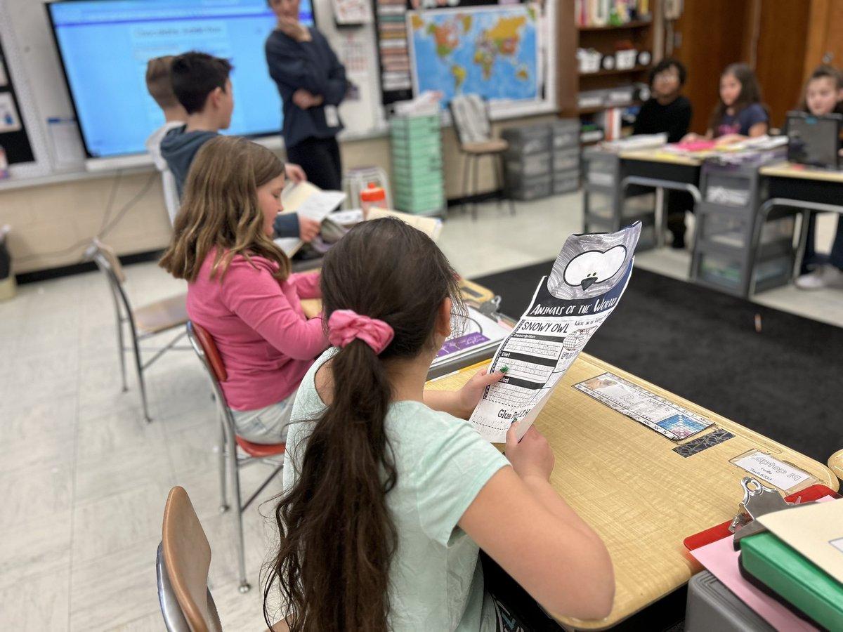 Today we met with our buddies in <a href="/DipalmaJaimie/">Ms. DiPalma ⭐️</a> class! We shared our opinion writing and they shared their informational writing! @cayuga_school <a href="/SachemSchools/">Sachem Schools</a>