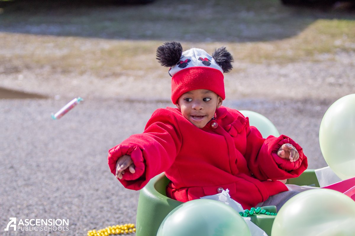 APSB_official's tweet photo. Our Ascension Parish Head Start students had a blast hosting a parade for parents and staff today! https://t.co/ahCiUvdR3h