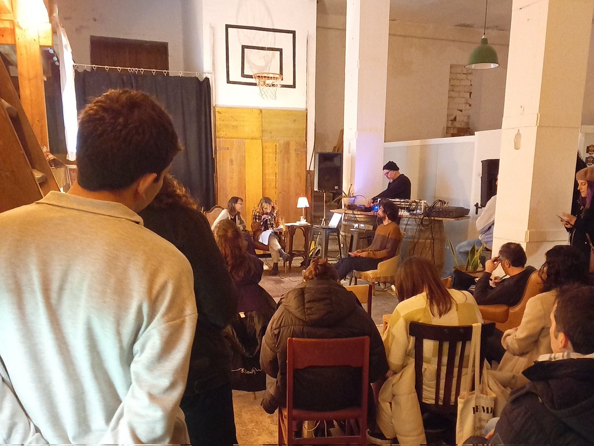 Literatura, il·lustració, música i cervesa avui a <a href="/asso_lamaca/">La MaCa</a>, a la presentació del 8è número de <a href="/narranacion/">narranacion.com</a>.

Compreu-la! <a href="/whiteperill/">White Pèrill</a> <a href="/la_lenta_beer/">La Lenta Brewing</a>