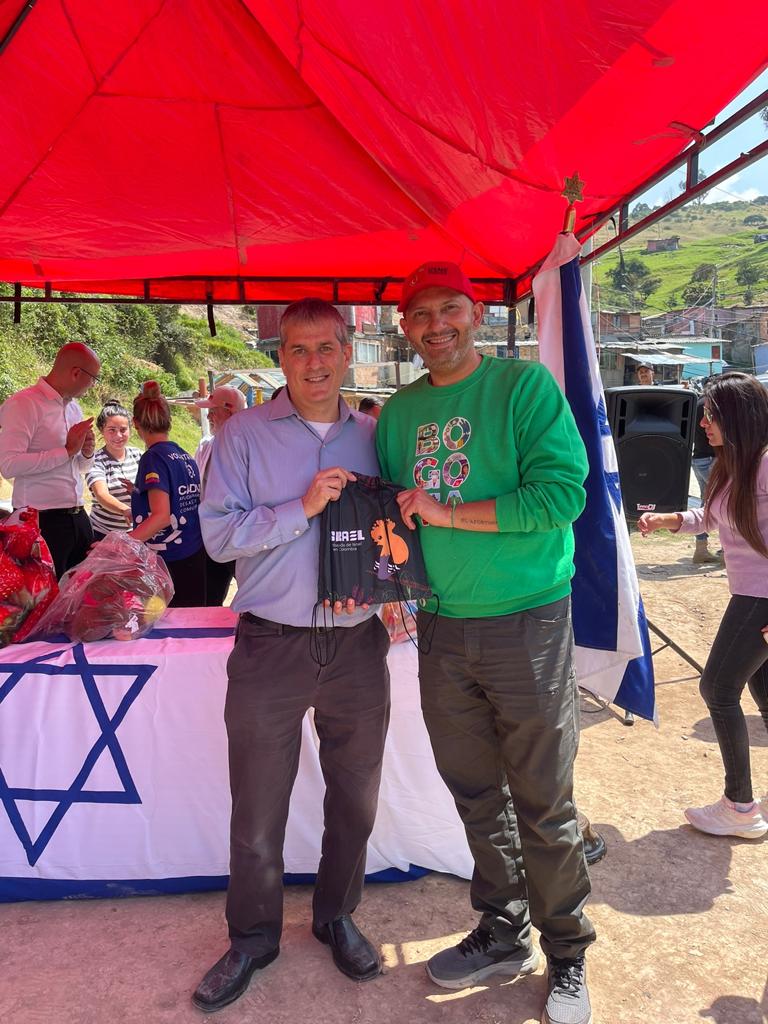 Israel en Colombia tweet media