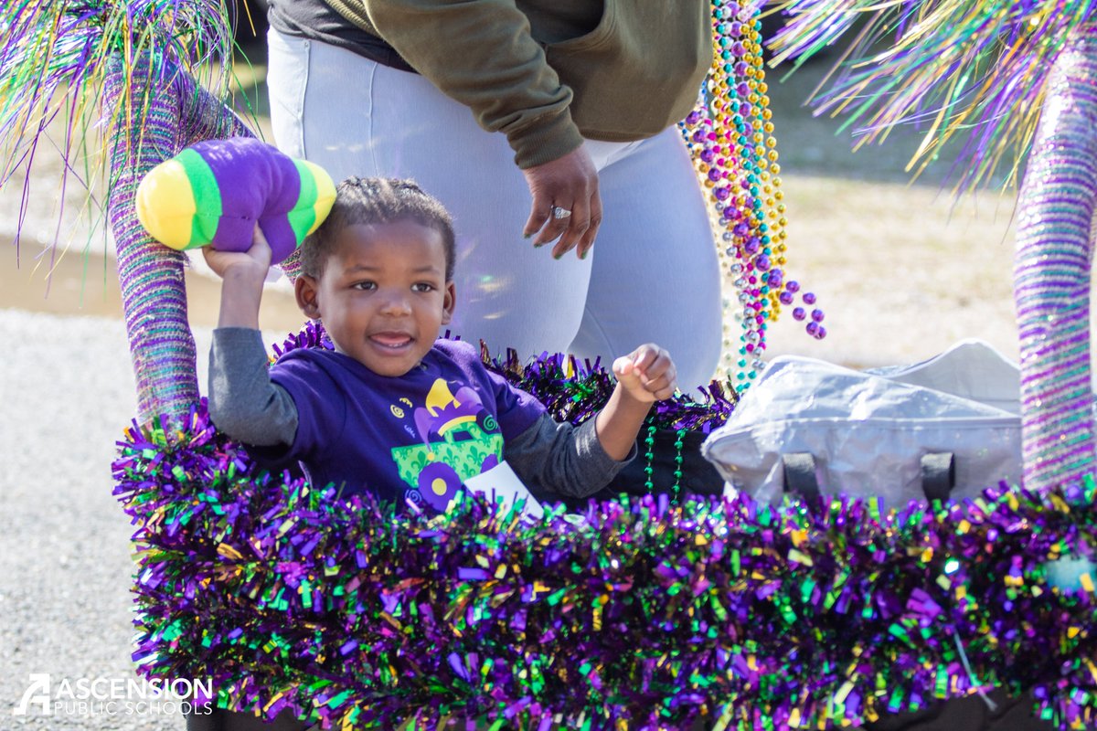 APSB_official's tweet photo. Our Ascension Parish Head Start students had a blast hosting a parade for parents and staff today! https://t.co/ahCiUvdR3h