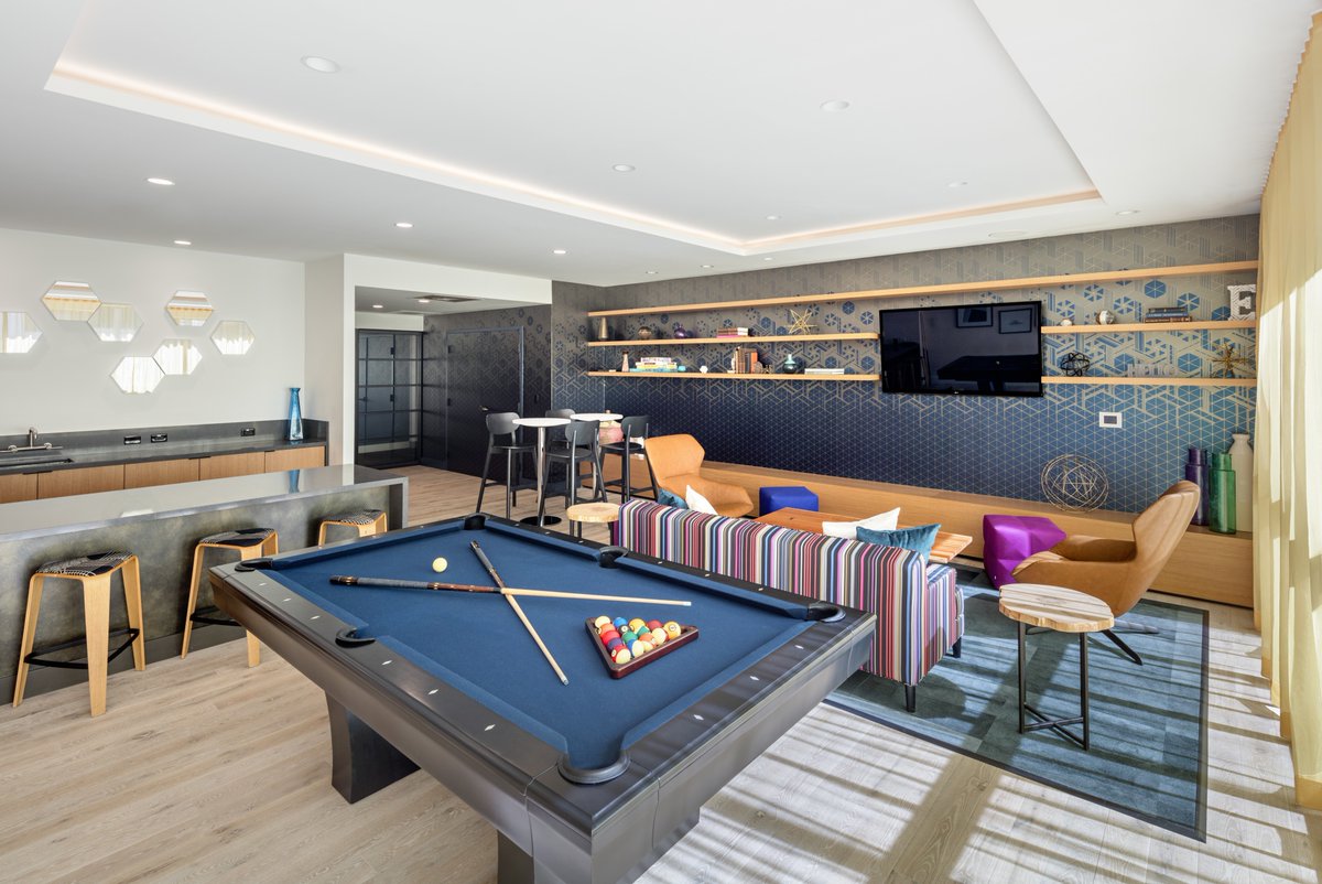 e3apts's tweet photo. Enjoy Pool? Skyline Views? Tour today and make E3 the place you call home!🏠 https://t.co/jeyptr0mWb
