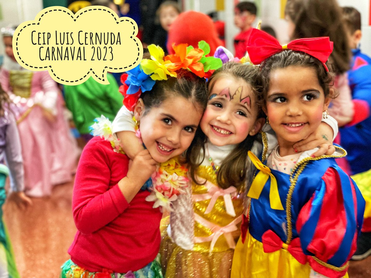 divercineando's tweet photo. El #carnaval es un momento de libertad y diversión que al alumnado le encanta. 
Hoy lo hemos celebrado con un desfile de disfraces muy colorido. 
Próximamente el vídeo resumen en el canal y periódico escolar. https://t.co/5xdssLYzVy
