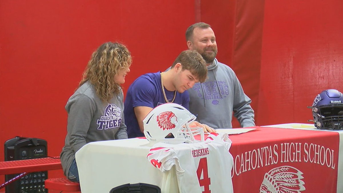 Logan Whaley (@loganwhaleywpsd) on Twitter photo Arkansas' all-time rushing TD leader (100) Connor Baker is staying in state.
The Pocahontas great will play linebacker in Arkadelphia, he signed with Ouachita Baptist today.
Hear from Connor tonight at 6.
<a href="/PHSRedskinFB/">Pocahontas Redskin Football</a> <a href="/csbakes4/">Connor Baker</a> Arkansas' all-time rushing TD leader (100) Connor Baker is staying in state.
The Pocahontas great will play linebacker in Arkadelphia, he signed with Ouachita Baptist today.
Hear from Connor tonight at 6.
<a href="/PHSRedskinFB/">Pocahontas Redskin Football</a> <a href="/csbakes4/">Connor Baker</a>