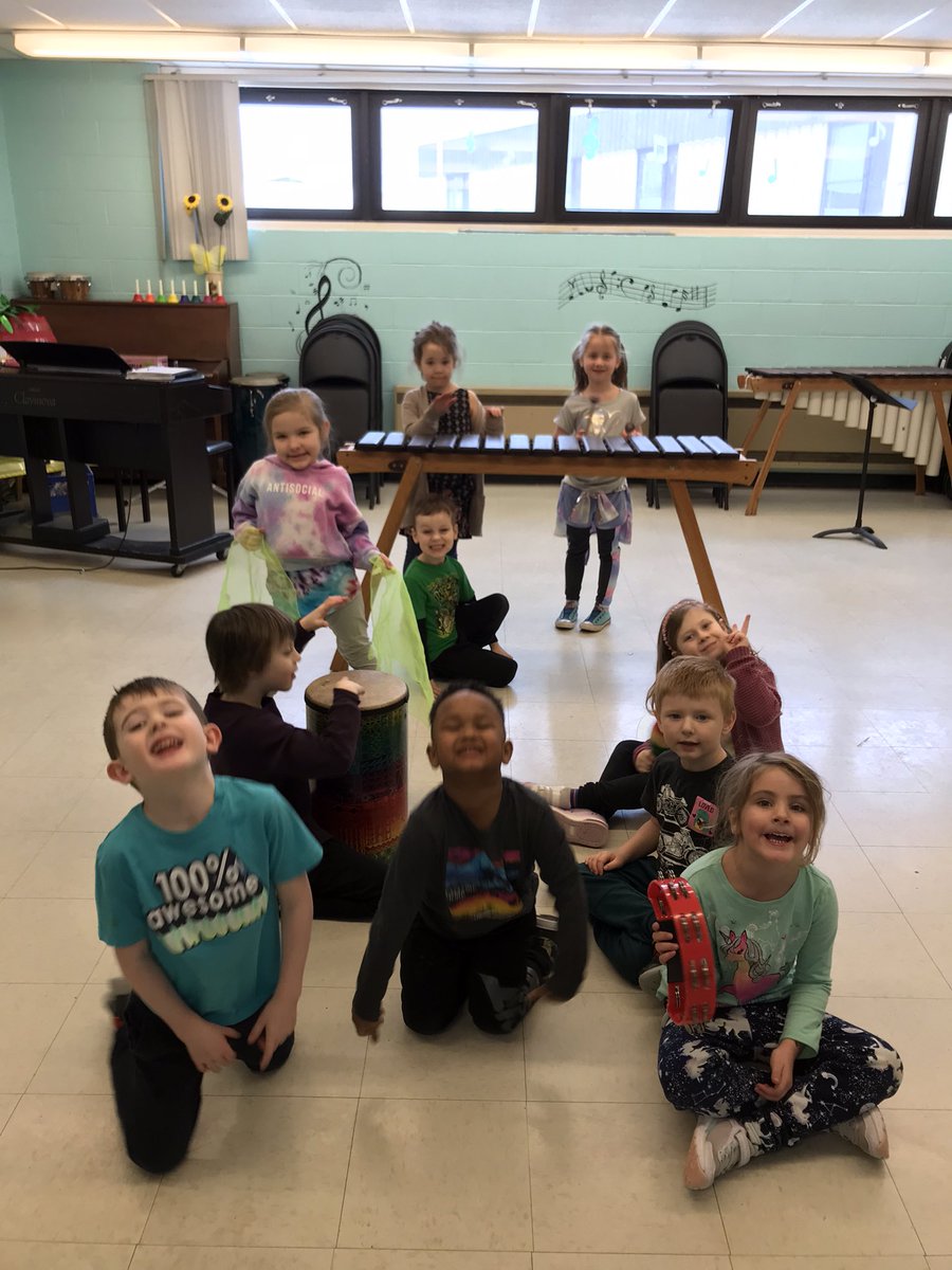 Happy Friday!🎶<a href="/cowanelementary/">Cowan Heights School</a> <a href="/mshumbyCHE/">Ms. Humby</a>