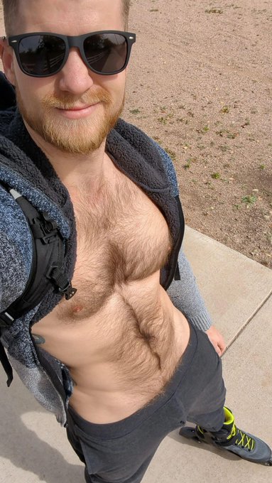 Out for a stroll ? #gays #gayexhib #gayotter #gayhairy https://t.co/cgGugfbrd8