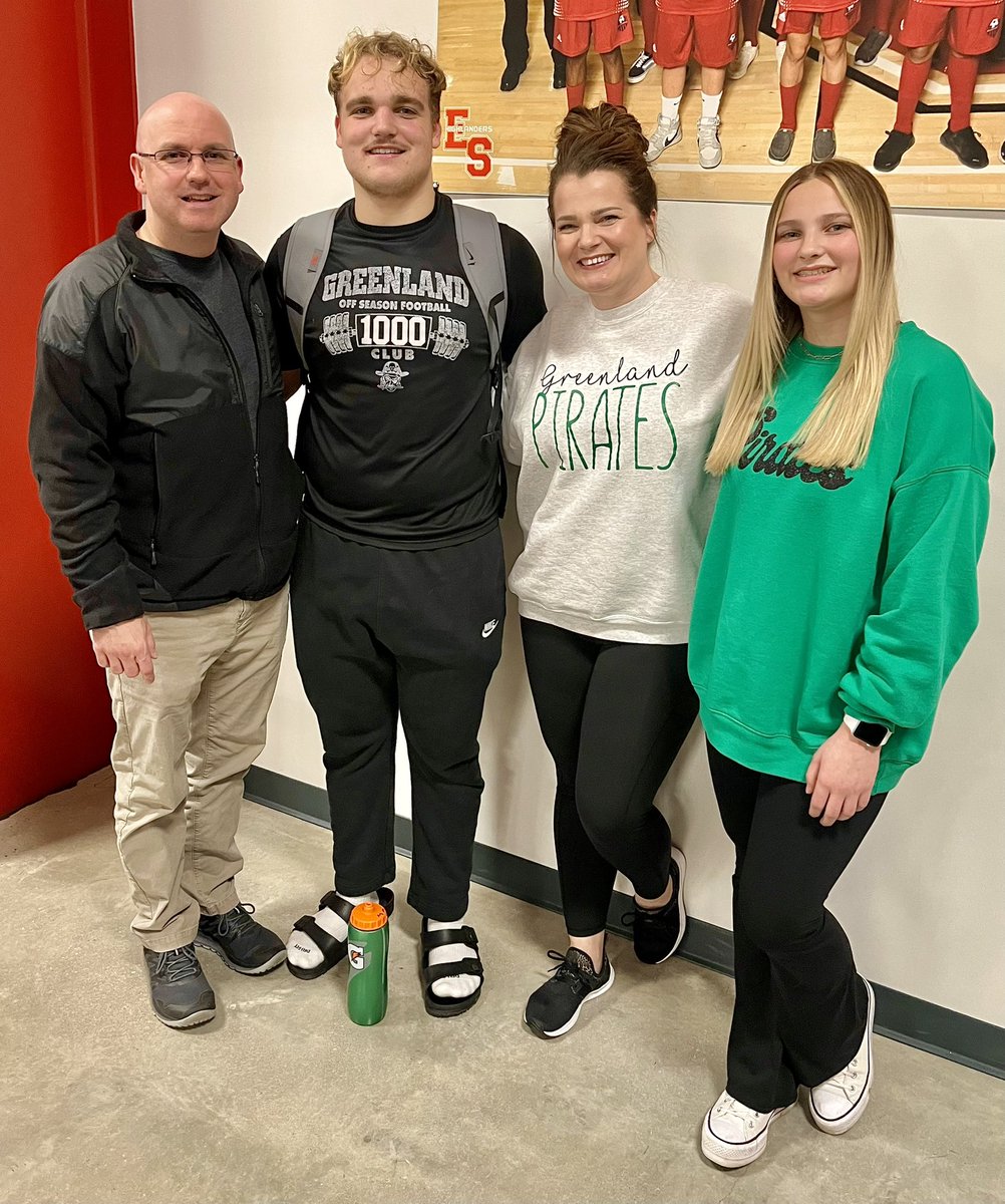 BIG dub for the PIRATES in the Semi-Finals of the Conference Tournament. On to Finals tonight!!!                           🏀💚🖤💚#piratepride