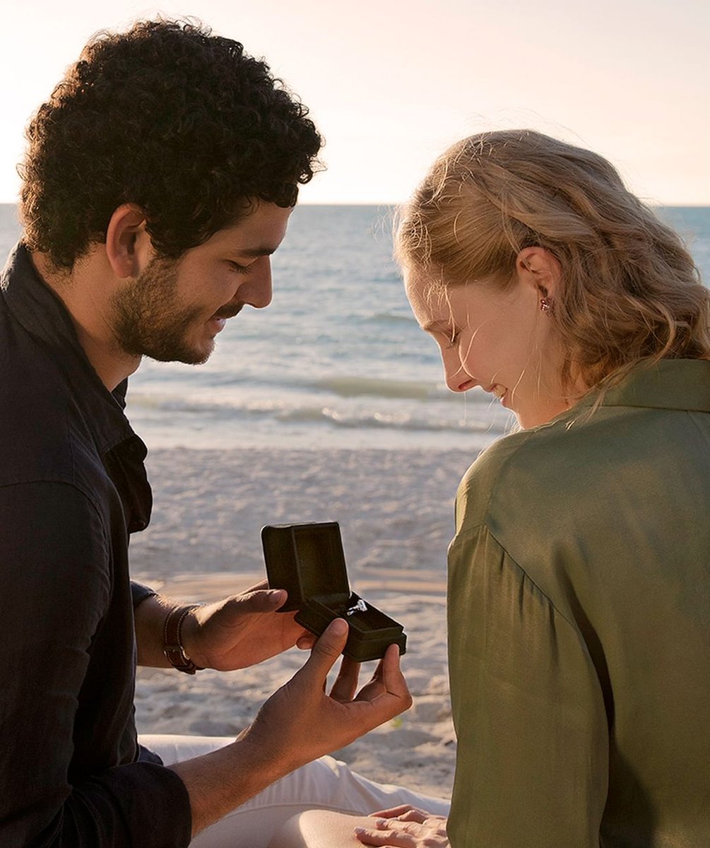 ¡La propuesta!💍

Es el evento que marcará la diferencia al aceptar compartir el resto de tu vida junto a esa persona especial ❤️

El modelo 43883R de <a href="/bergerjoyeros/">Berger Joyeros</a> es ideal para marcar ese momento inolvidable ✨
.
.
#Berger #SiQuiero #siacepto💍 #anillo #revistanoviasmx