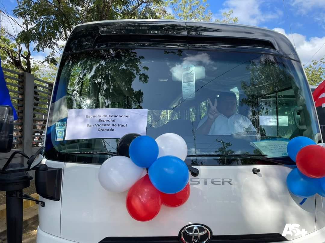#Avance | Como parte de la restitución de derechos a los pequeños, 6 Centros de Educación Especial reciben microbuses escolares.✊🏻🇳🇮🚌

Estos microbuses🚐 han sido adquiridos con mucho cariño❤️, amor para acompañarles en el protagonismo de estas