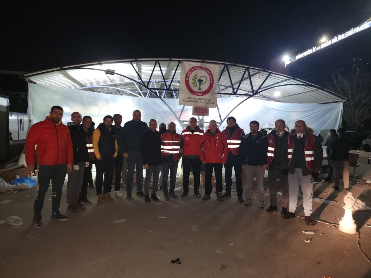 armanuney's tweet photo. Türk Eczacıları Birliğinin ve Bölge Eczacı Odalarımızın koordinasyonunda Hatay bölgesine kurduğumuz Sahra Eczanelerimizde,halkımıza ücretsiz ilaç/eczacılık hizmeti sunan gönüllü meslektaşlarımızın yanındaydık. Hepsiyle gurur duyuyoruz.Afetin yaralarını birlikte saracağız.
#deprem https://t.co/AfrJeZIoW2