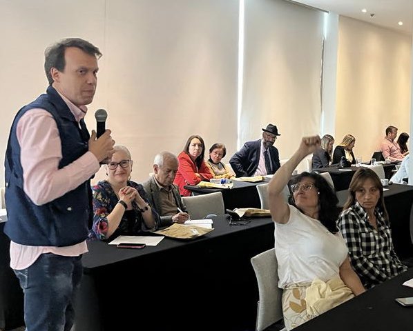 LeonardoHuertaG's tweet photo. Día internacional de la #EPILEPSIA
La Tarea del #ProfeLeo para conmemorarlo… leer el Art 14 de la Ley 1414 https://t.co/GNRls6LnKM