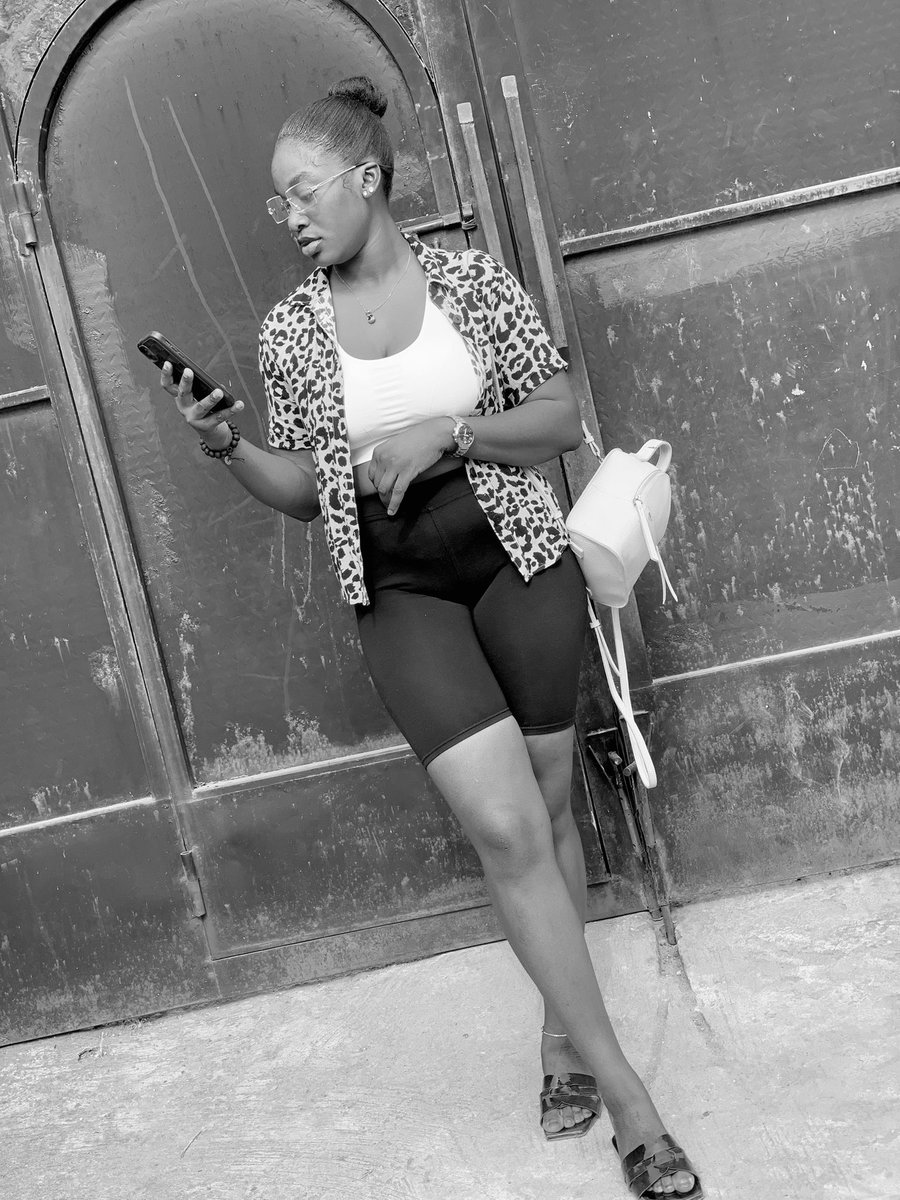 mide_dimps's tweet photo. The guys in my dm said I’m petty 😍🤪 https://t.co/bj3WeclQwI