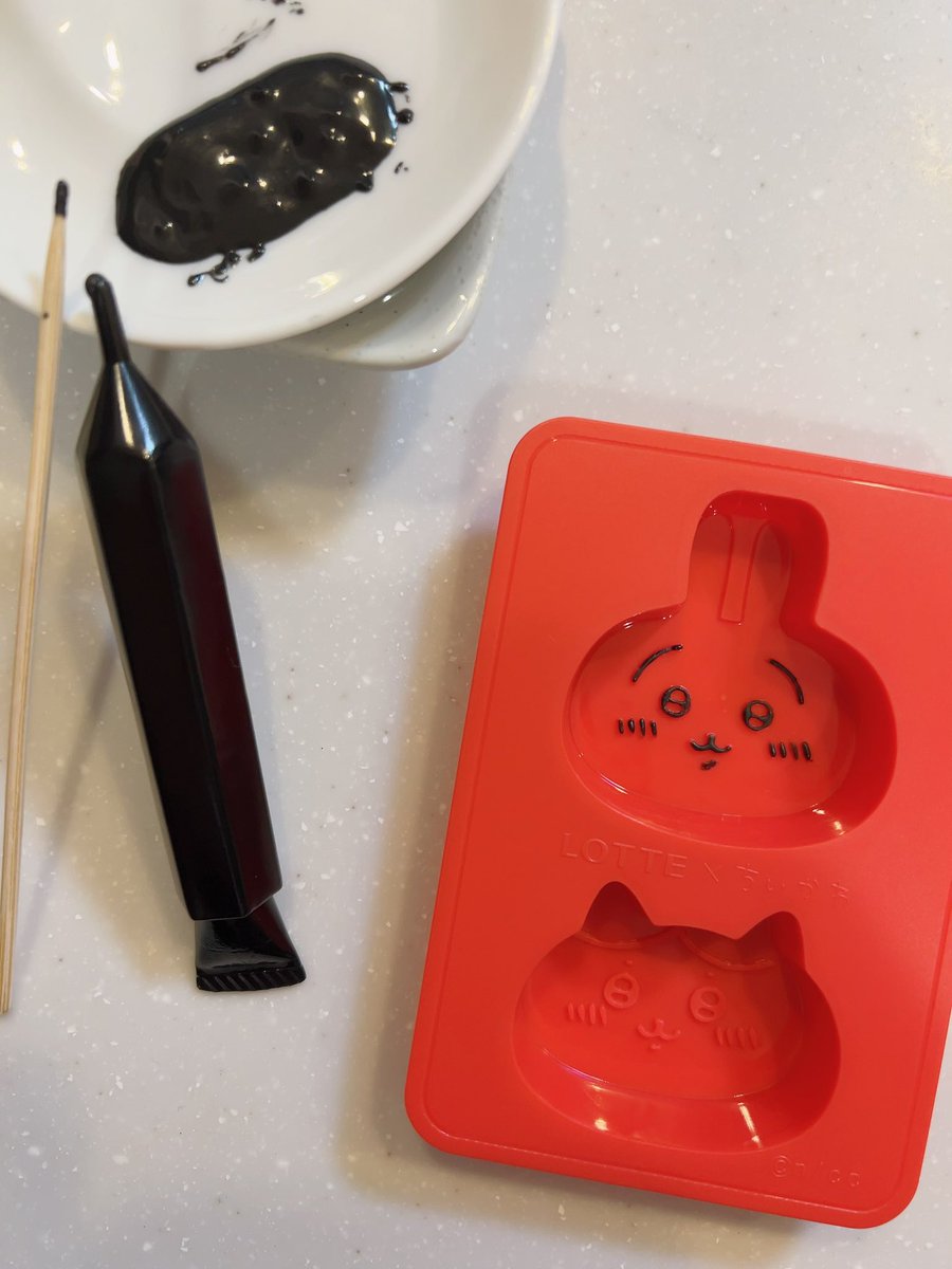 ちいかわチョコ】ちいかわ ロッテコラボ 冷蔵庫 チョコ型付き お口の